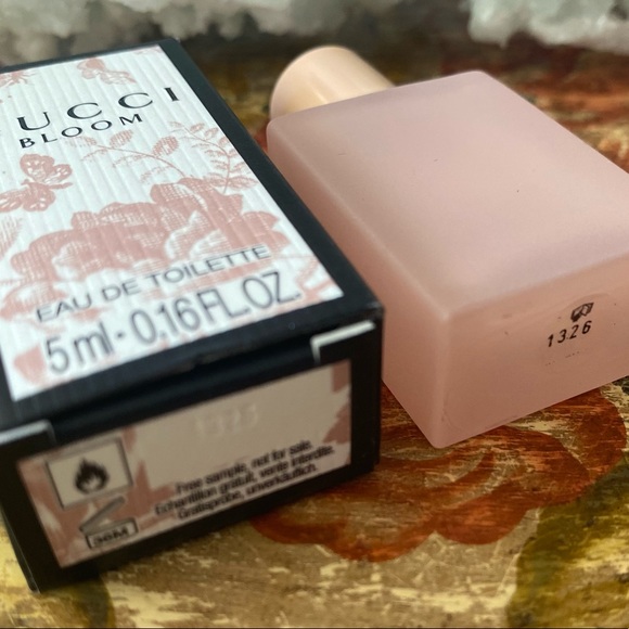 🦋GUCCI Bloom Mini - Picture 3 of 5